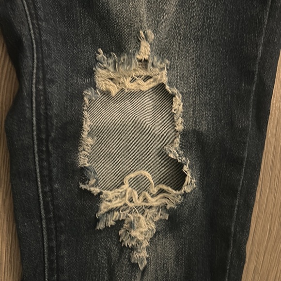 FASHIONOVA ripped jeans - Picture 3 of 7